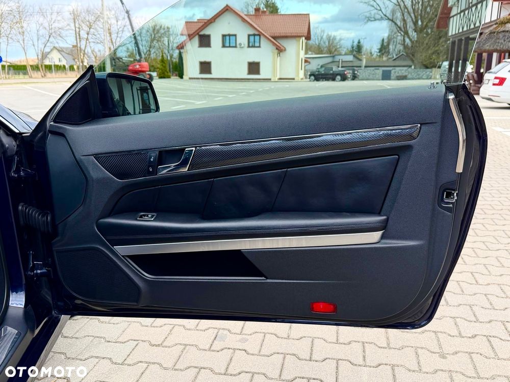 Mercedes-Benz Klasa E - 32