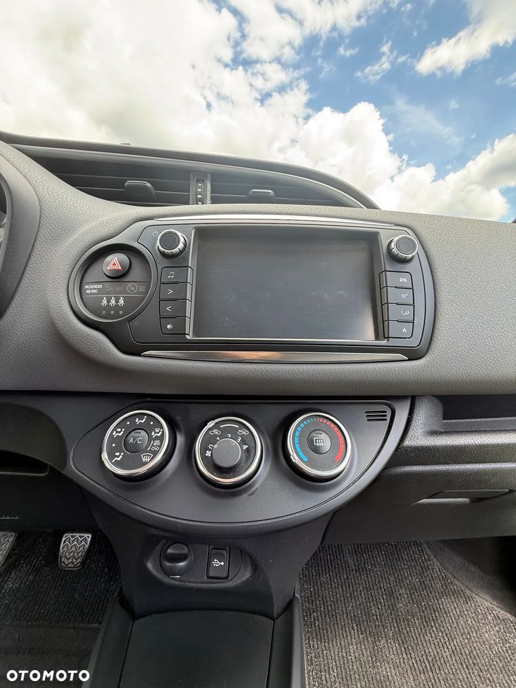 Toyota Yaris 1.0 Active EU6 - 17