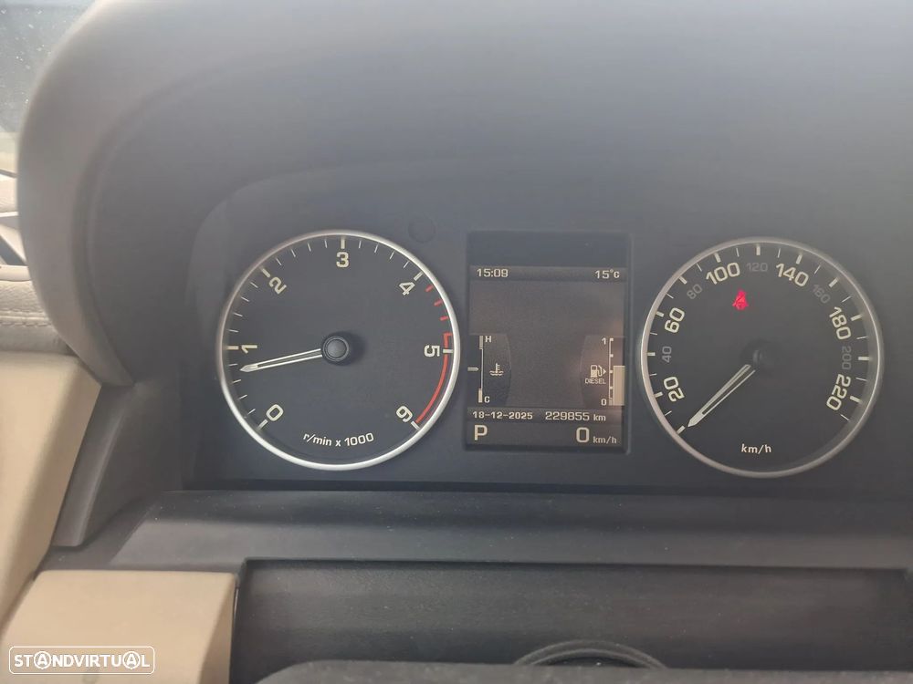 Land Rover Discovery 3.0 TD V6 Aut. HSE - 25