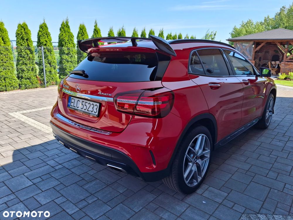 Mercedes-Benz GLA 250 4Matic 7G-DCT AMG Line - 11