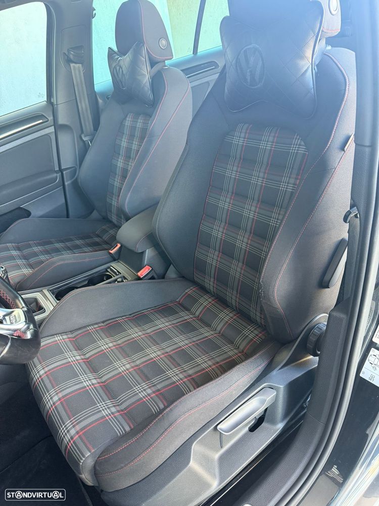 VW Golf 2.0 TSi GTi - 28
