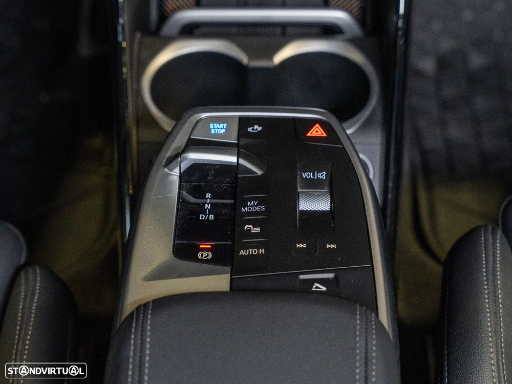 BMW iX1 eDrive20 Pack Desportivo M Pro - 13
