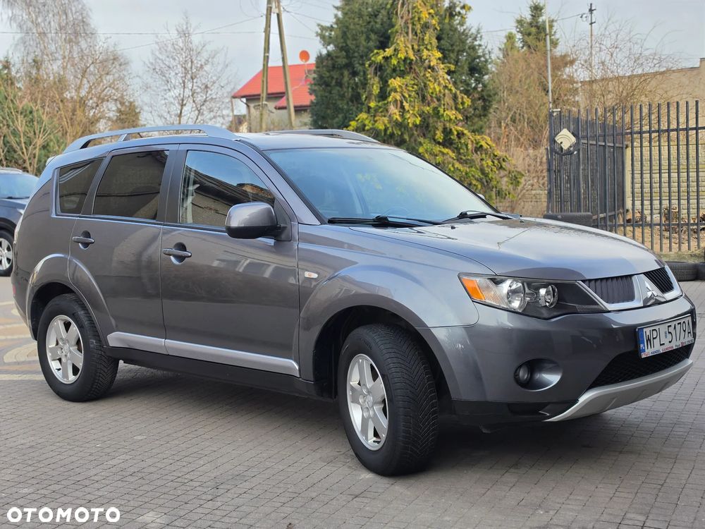 Mitsubishi Outlander - 1