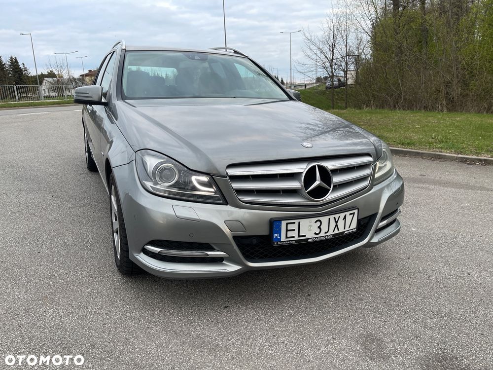 Mercedes-Benz Klasa C 220 CDI DPF (BlueEFFICIENCY) 7G-TRONIC Avantgarde - 2