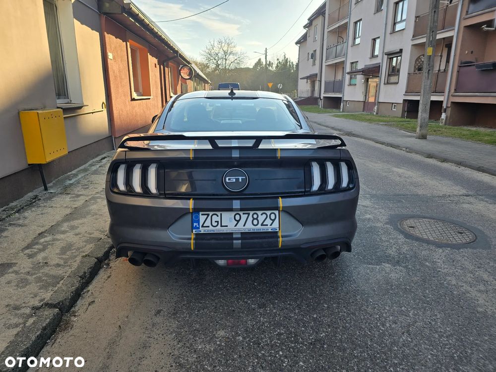 Ford Mustang - 4