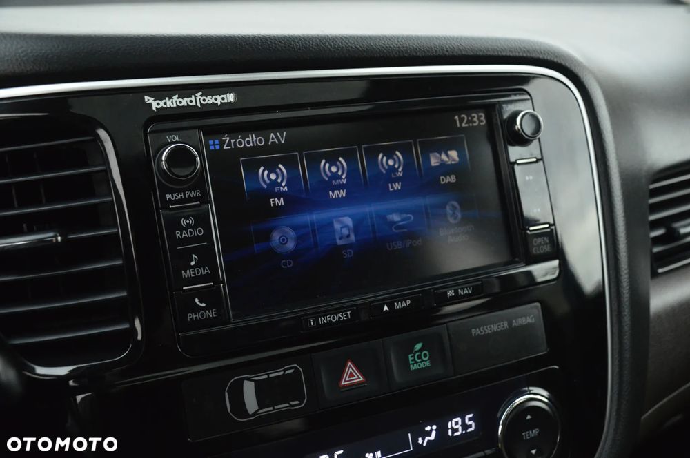 Mitsubishi Outlander 2.0 4WD Top - 25