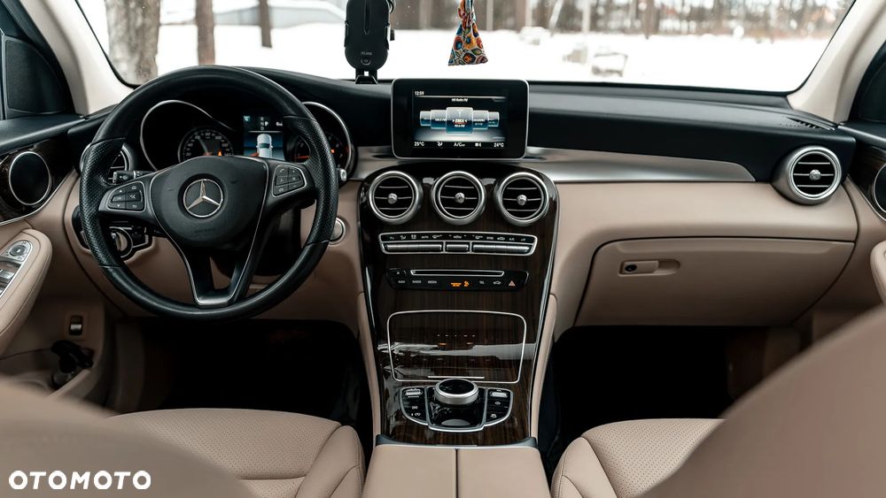Mercedes-Benz GLC - 21
