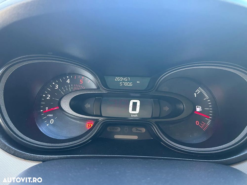 Renault Trafic - 14