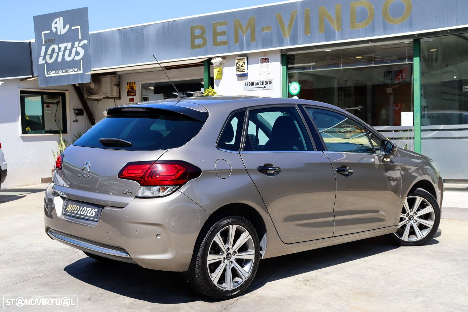 Citroën C4 1.2 PureTech Shine EAT6 - 5