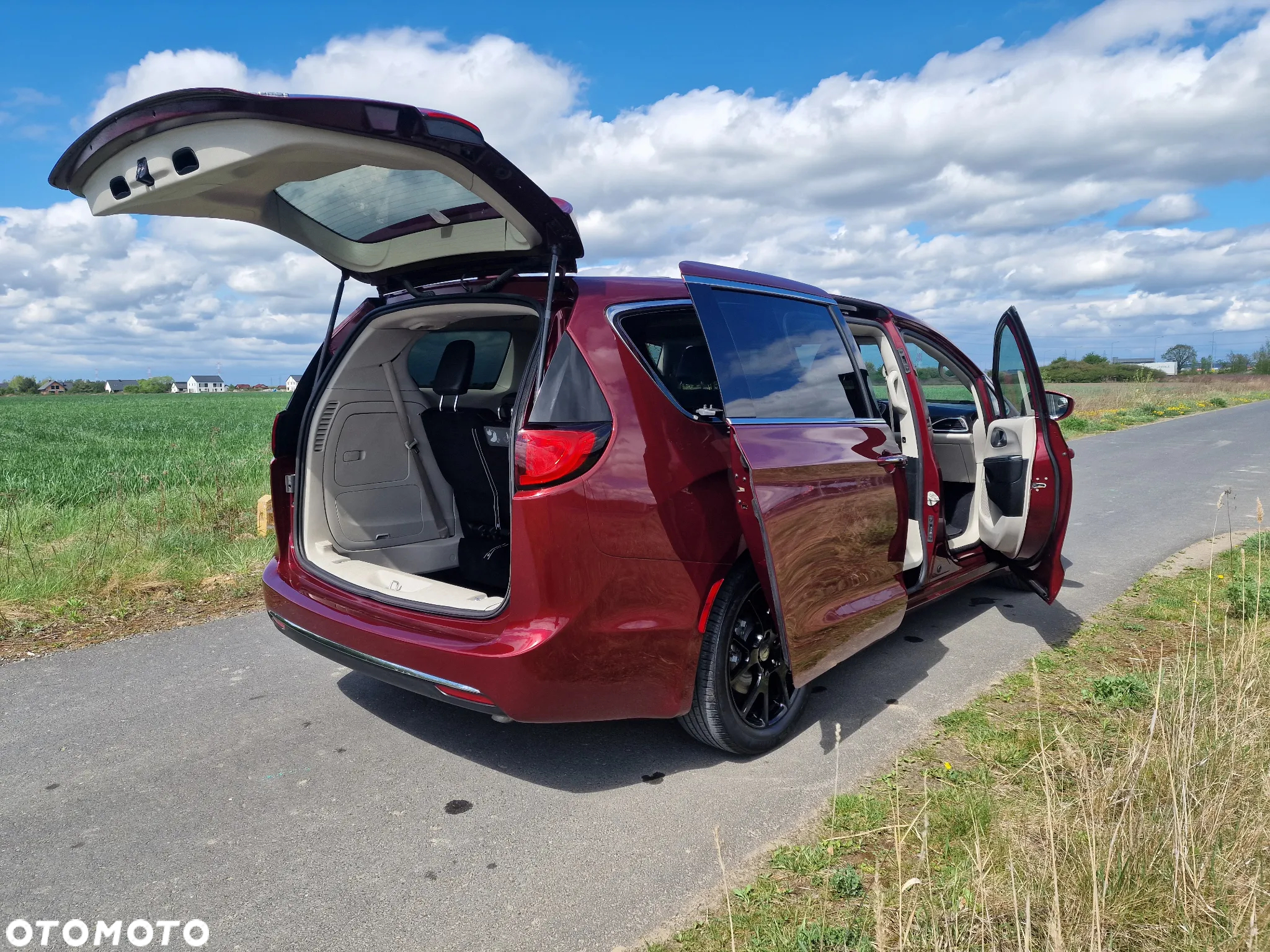 Chrysler Pacifica - 34
