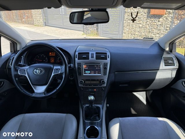 Toyota Avensis 2.0 D-4D Premium - 23