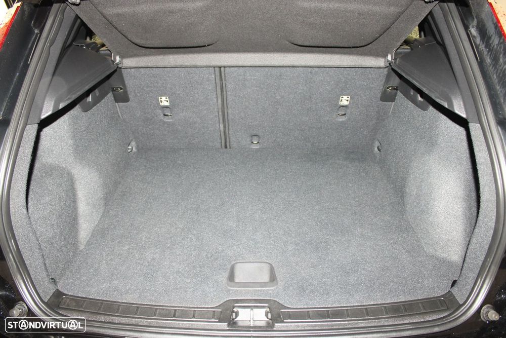 Volvo XC 40 2.0 D3 - 27