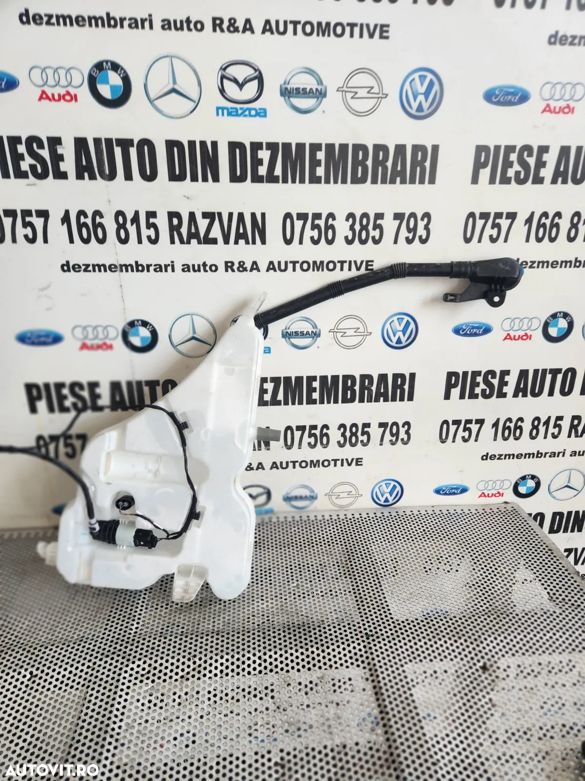 Bidonas Vas Lichid Parbriz Bmw G20 G21 G42 Dezmembrez Bmw G42 Cod  - Dezmembrari Arad - 2