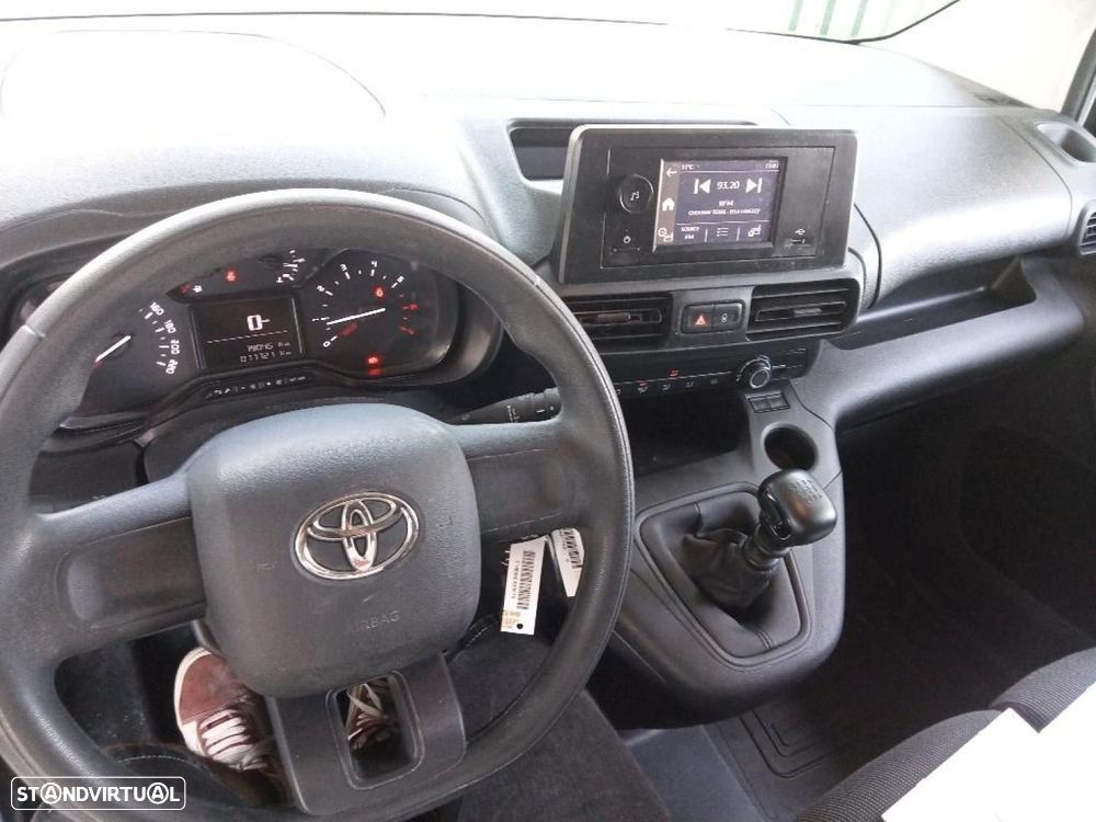 Toyota Proace City 1.5D L1 Comfort - IVA Dedutível - 8