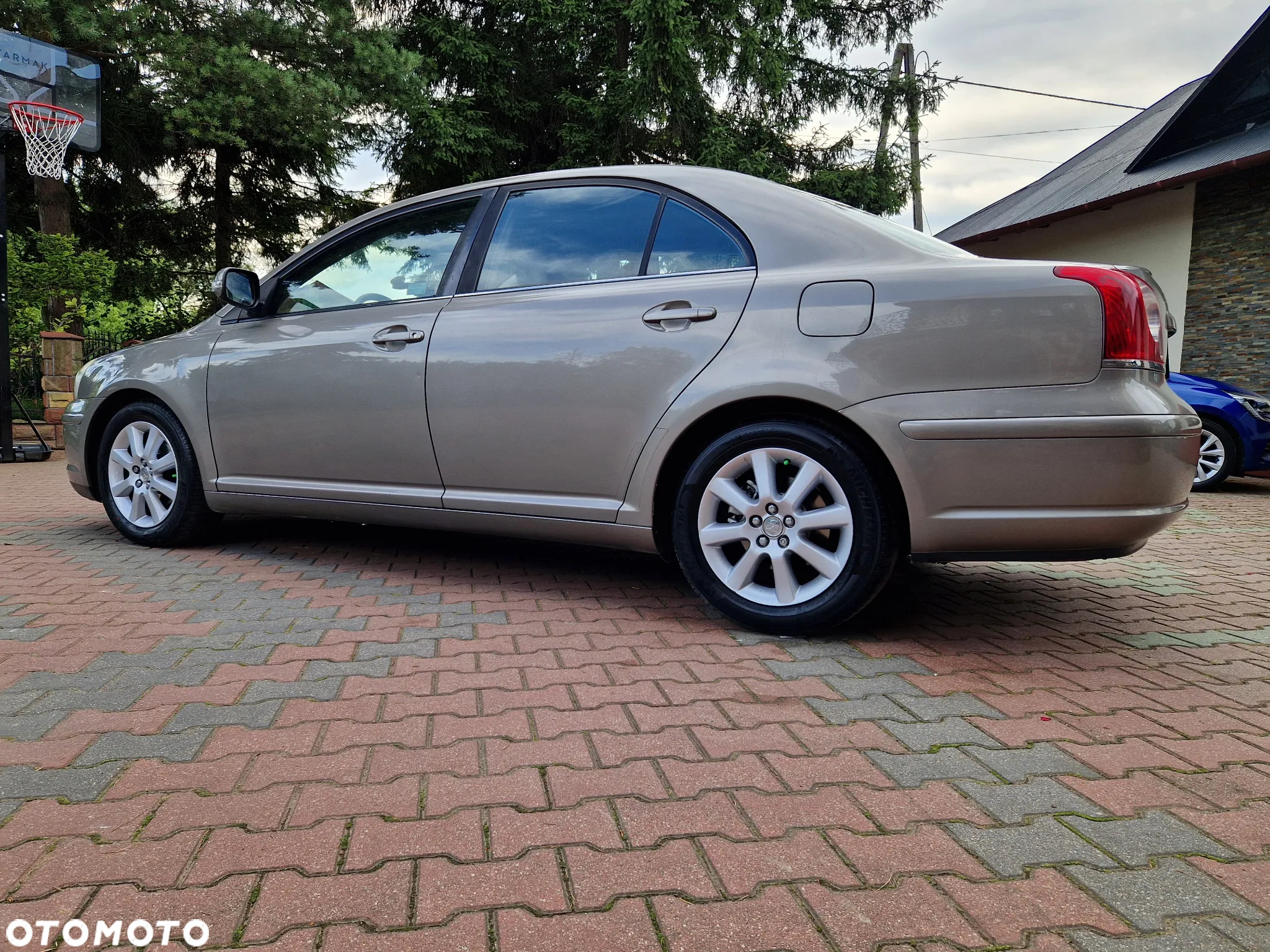 Toyota Avensis 1.8 VVT-i Sol - 5
