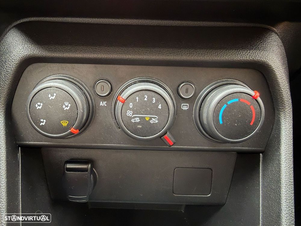 Dacia Sandero 1.0 SCe Essential - 25