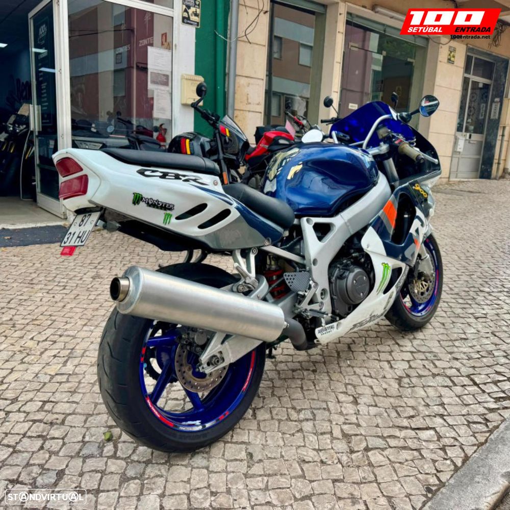 Honda CBR 900 RR - 13