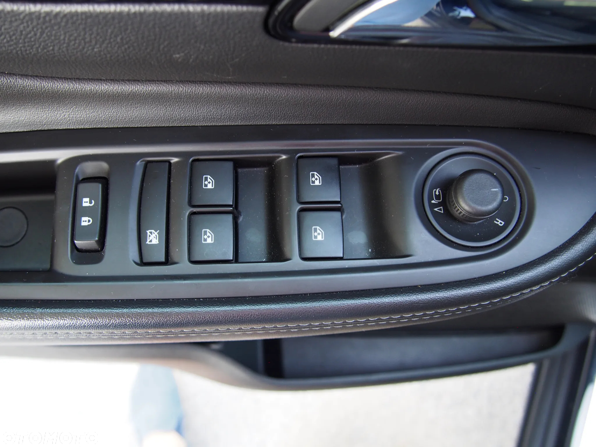 Opel Mokka X 1.6 CDTI Design Line S&S - 23