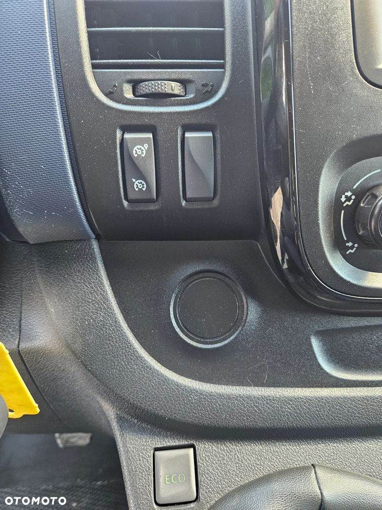 Opel Vivaro - 25