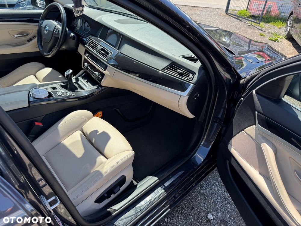 BMW Seria 5 520d Blue Performance - 32