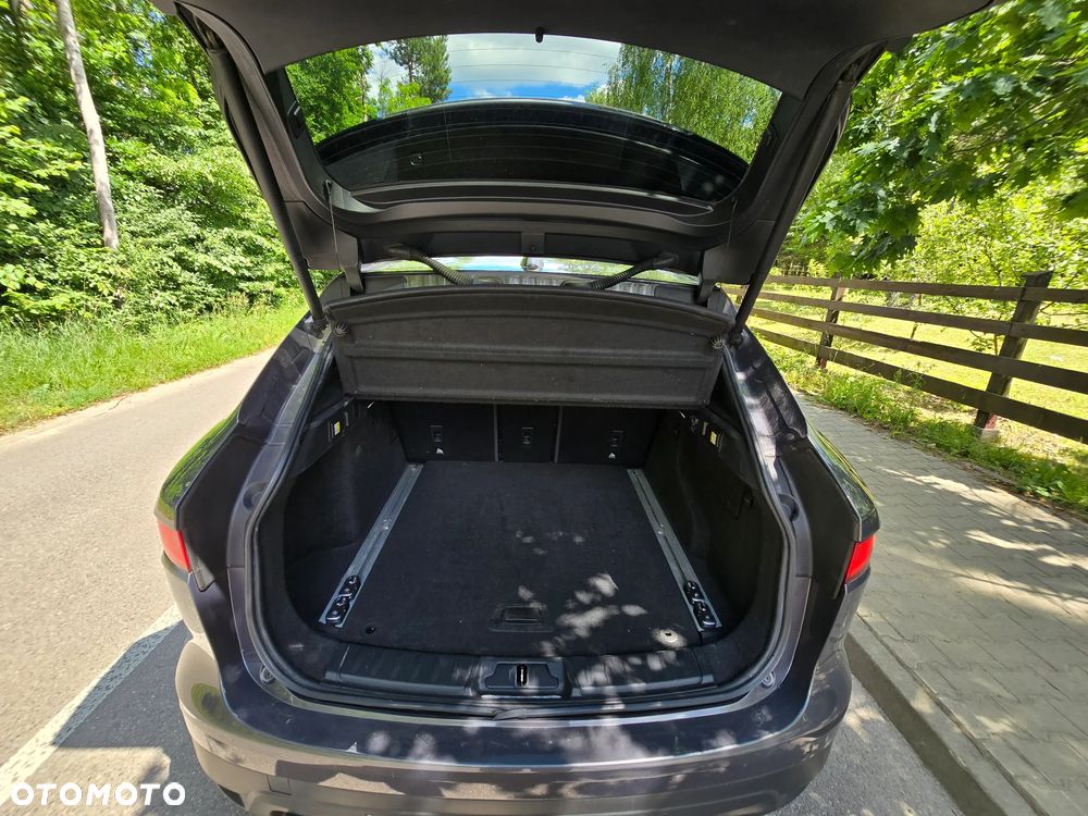 Jaguar F-Pace 2.0 i4D AWD Prestige - 28