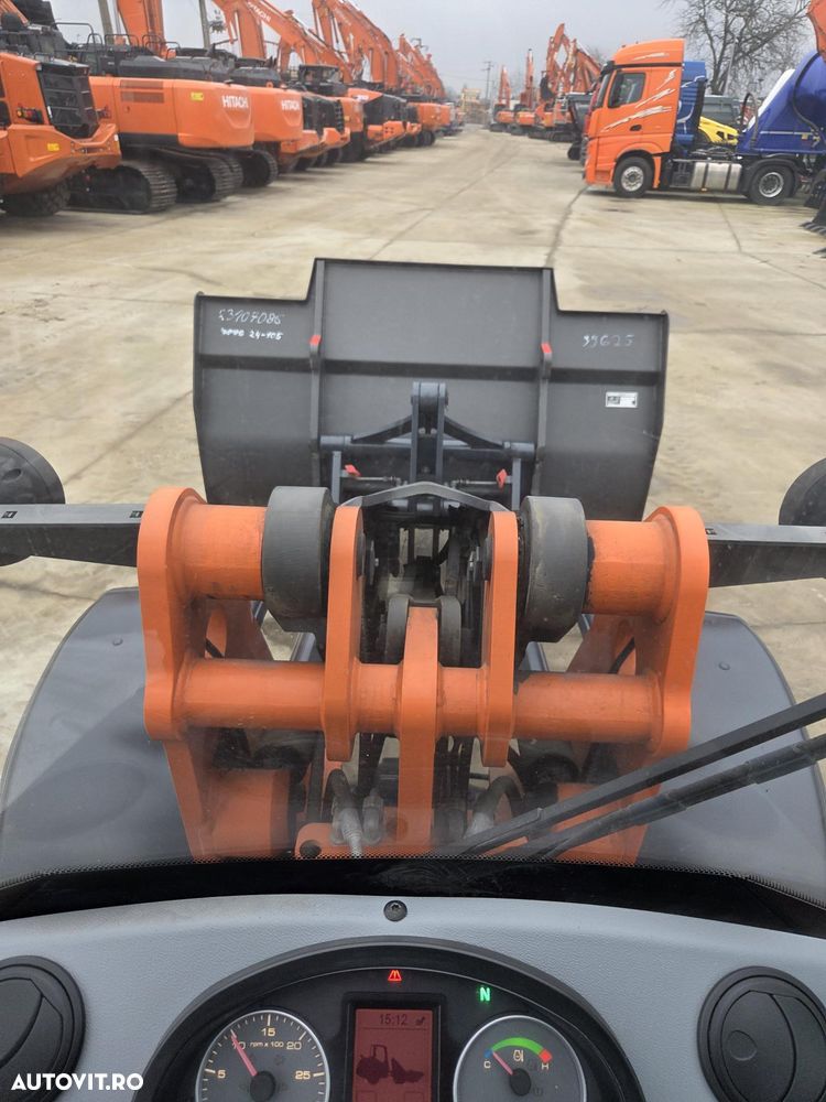 Hitachi ARTICULAT ZW65, Ridica 2,4tone la 3,2m, incarca 8x4 si semiremorci basculabile, 2019, 1.790h, 4x2, Cupla rapida, cupa 1mc, furci, AC, Anvelope 70%-ok, STARE FOARTE BUNA, POSIBILITATE LEASING 3 ani-PROMOTIE 34.900 EUR+Tva - 19