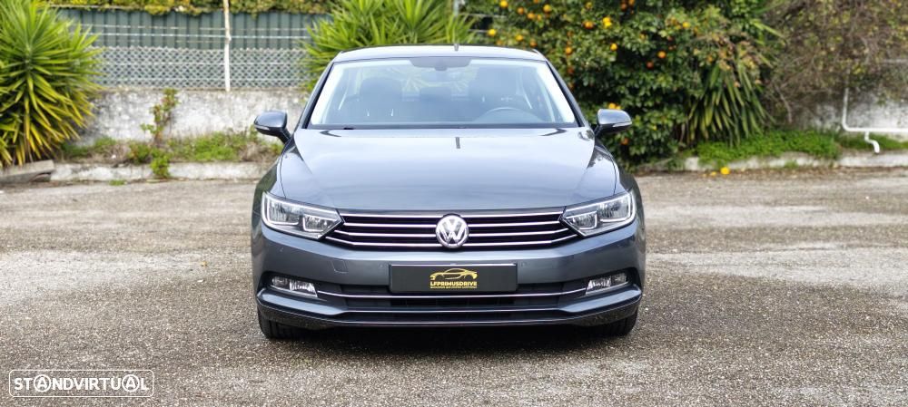 VW Passat 1.6 TDI Confortline - 8