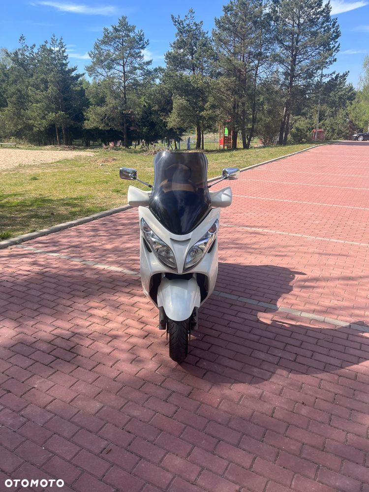Suzuki Burgman - 8