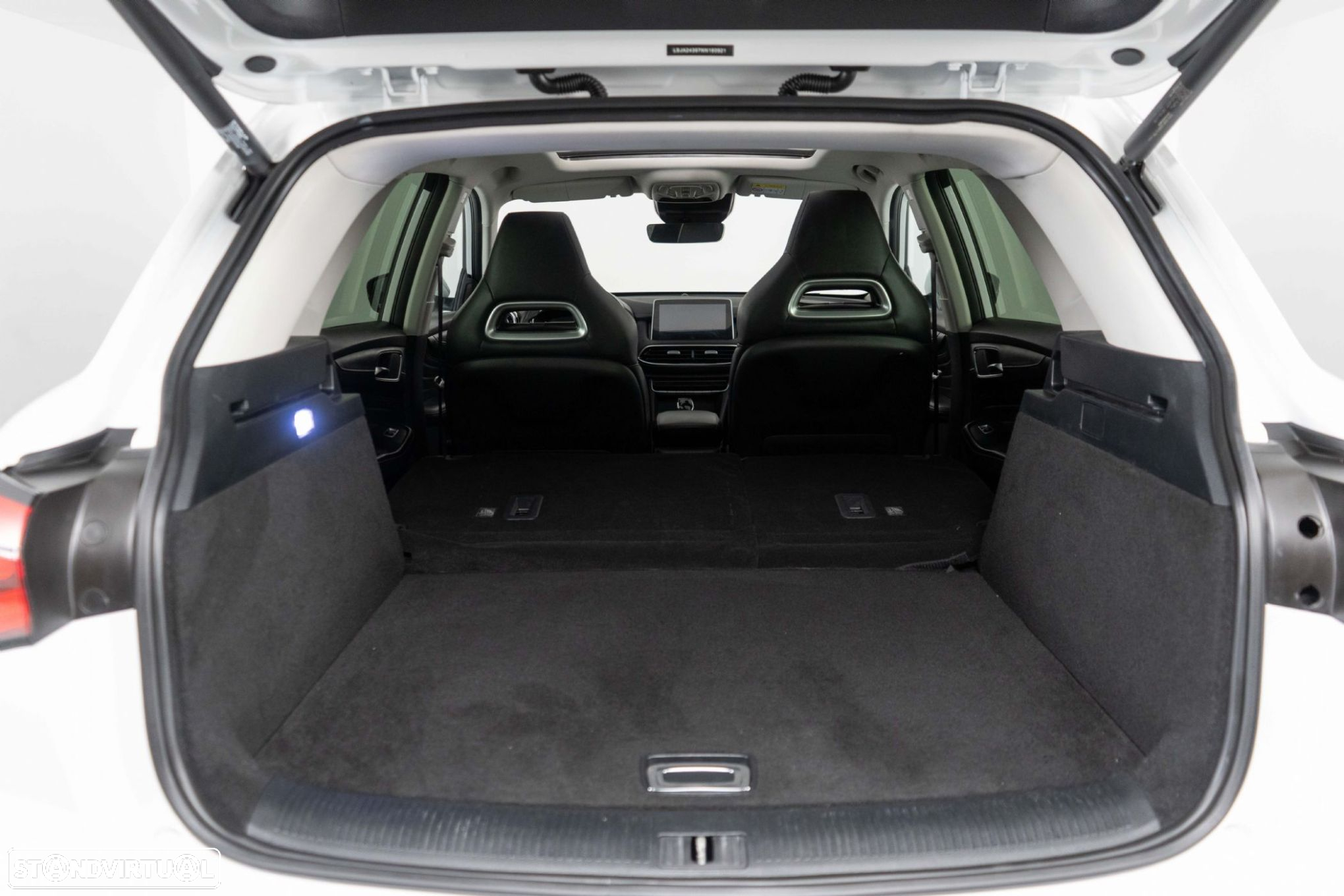 MG EHS 1.5 T-GDI Plug-in Hybrid Luxury - 13