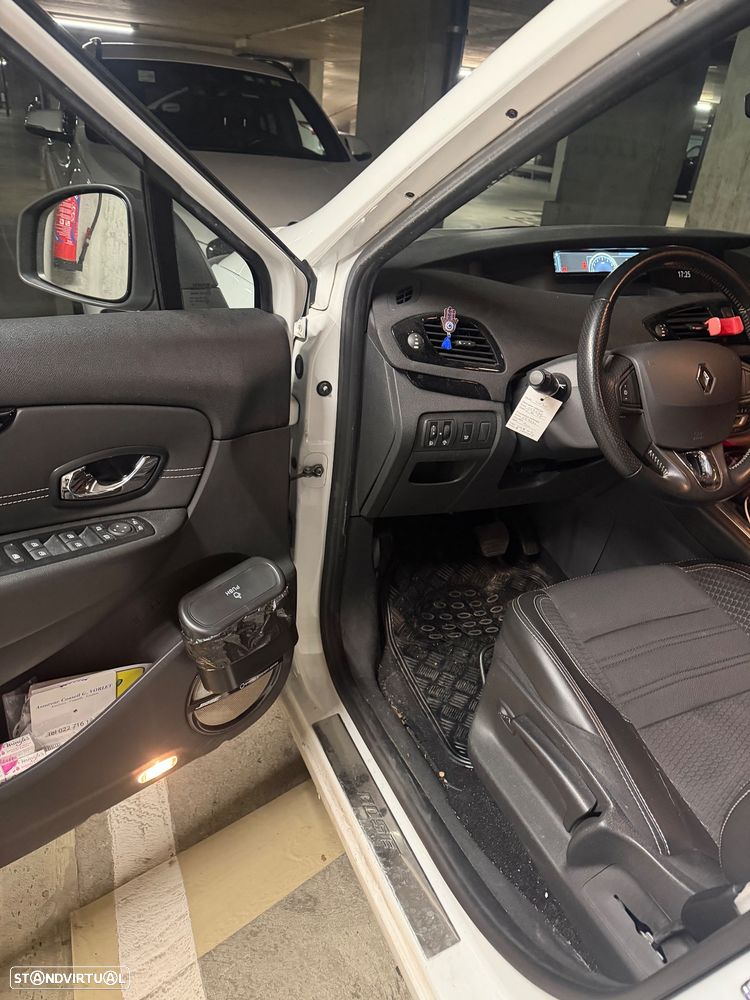 Porsche Cayenne Tiptronic S - 12