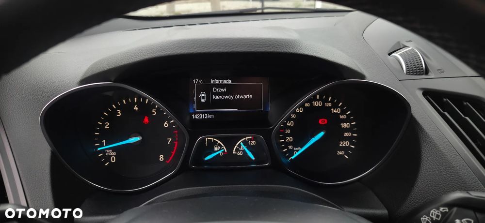 Ford Kuga 1.5 EcoBoost 2x4 Titanium - 28