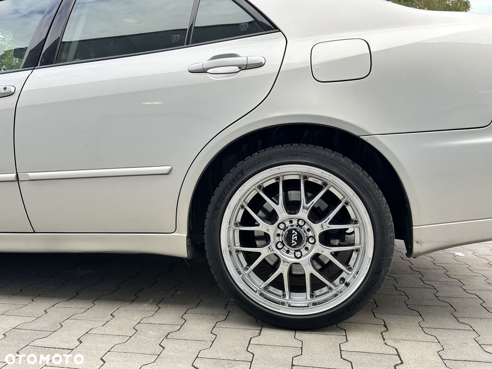 Lexus IS 200 Classic - 25