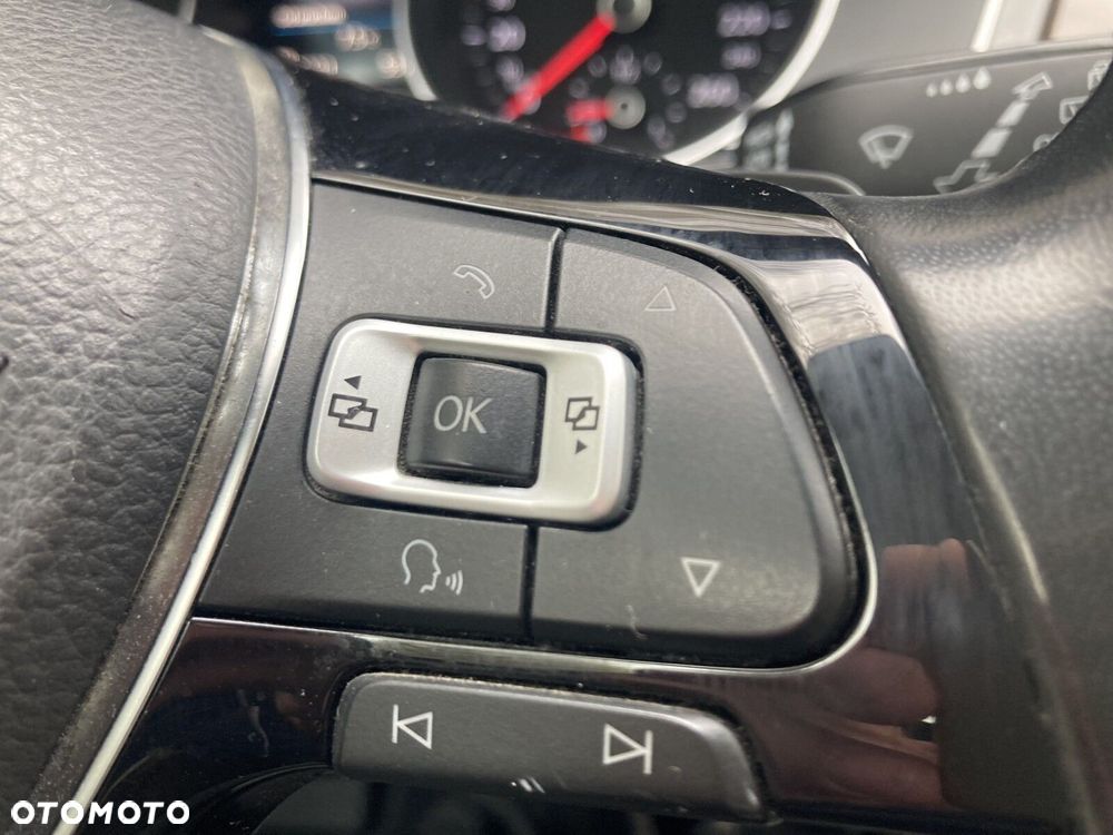 Volkswagen Passat Variant 2.0 TDI BMT Highline DSG - 13