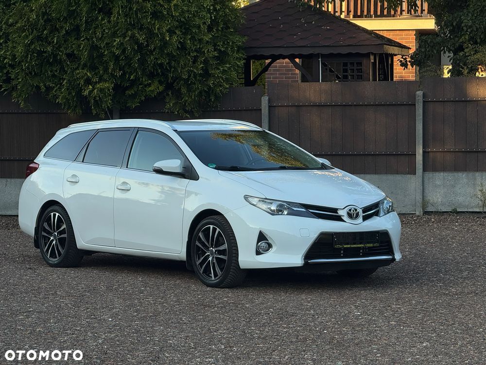 Toyota Auris 1.6 Valvematic Edition - 4