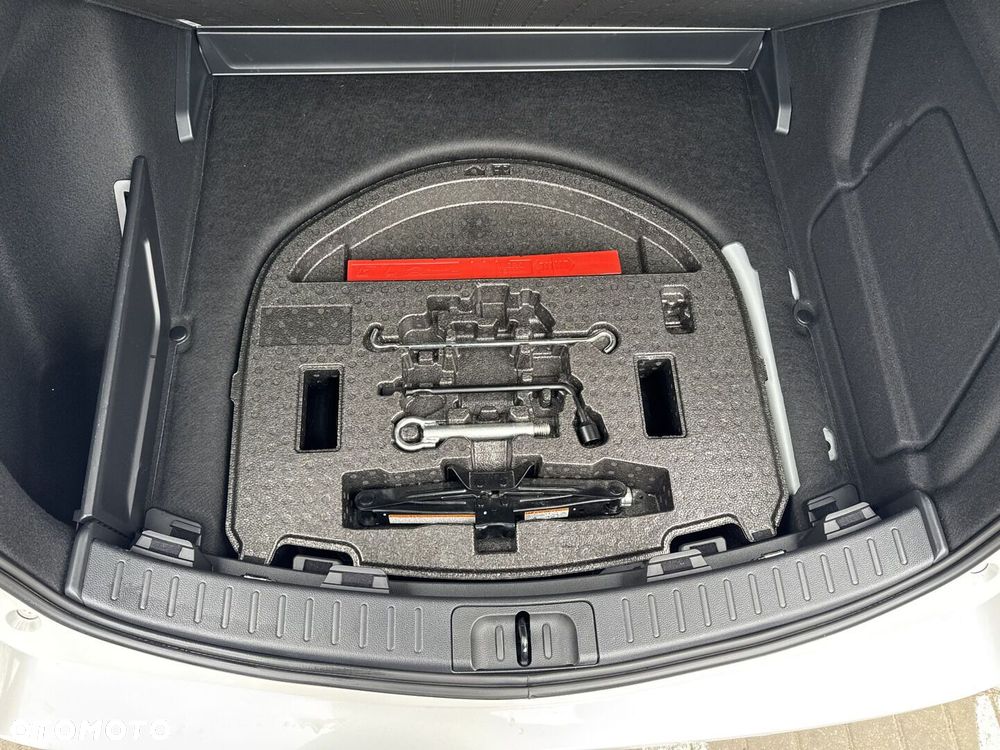 Toyota Corolla 2.0 Hybrid GR Sport - 23