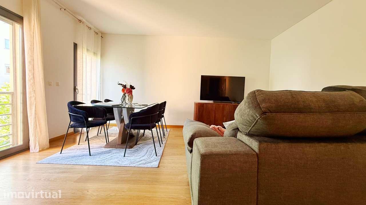 Apartamento T1 localizado no condomínio fechado, parqueamento, piscina - Grande imagem: 4/23