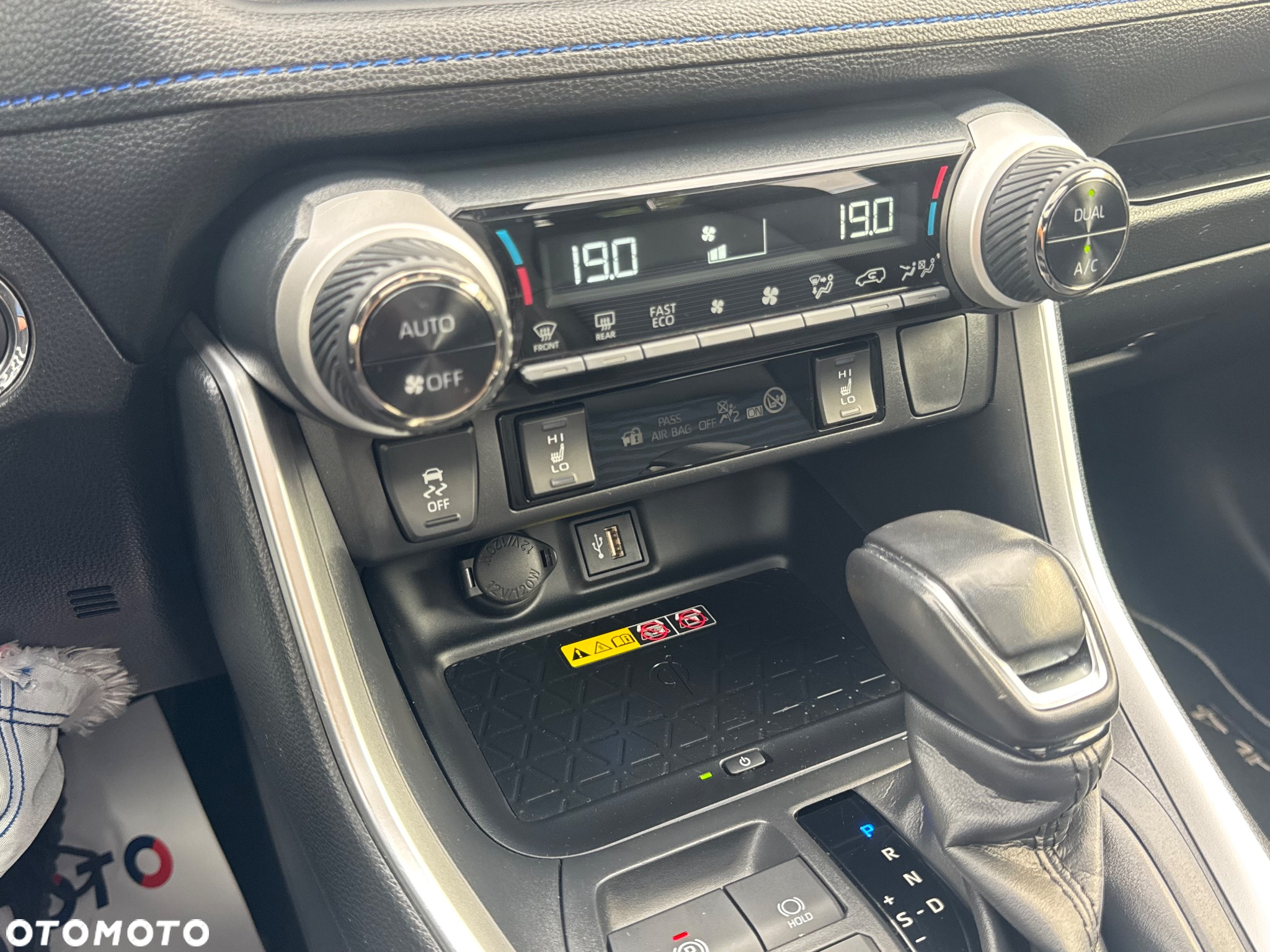 Toyota RAV4 2.5 Hybrid Selection 4x4 - 38