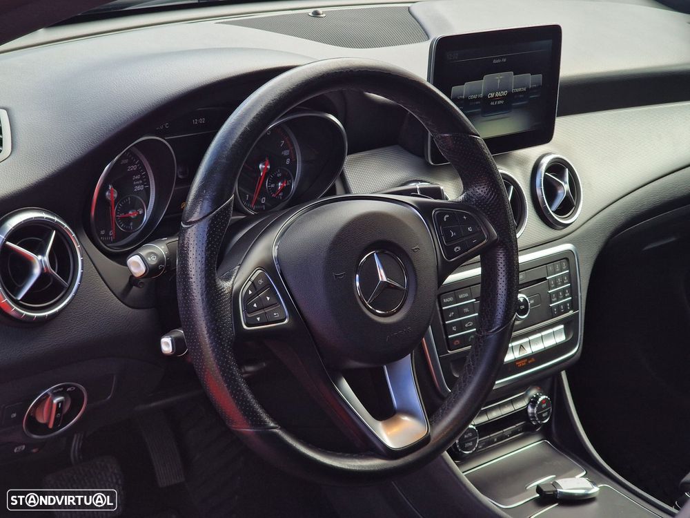 Mercedes-Benz CLA 200 Urban Aut. - 14
