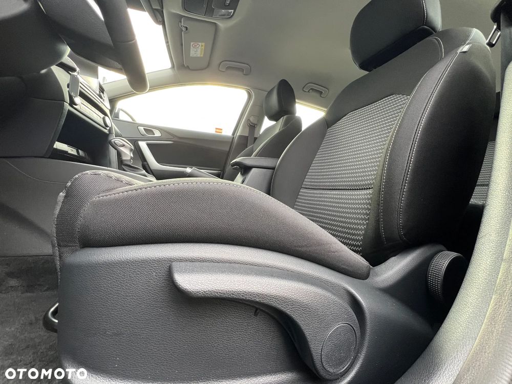 Kia Ceed 1.5 T-GDI M DCT - 32