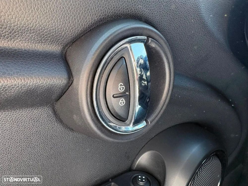 MINI 3 Portas One - 33