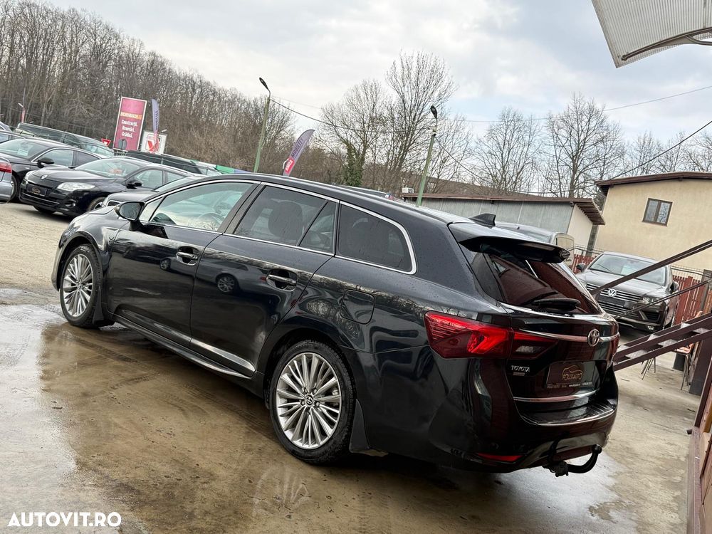 Toyota Avensis 2.0 D-4D Elegance - 3