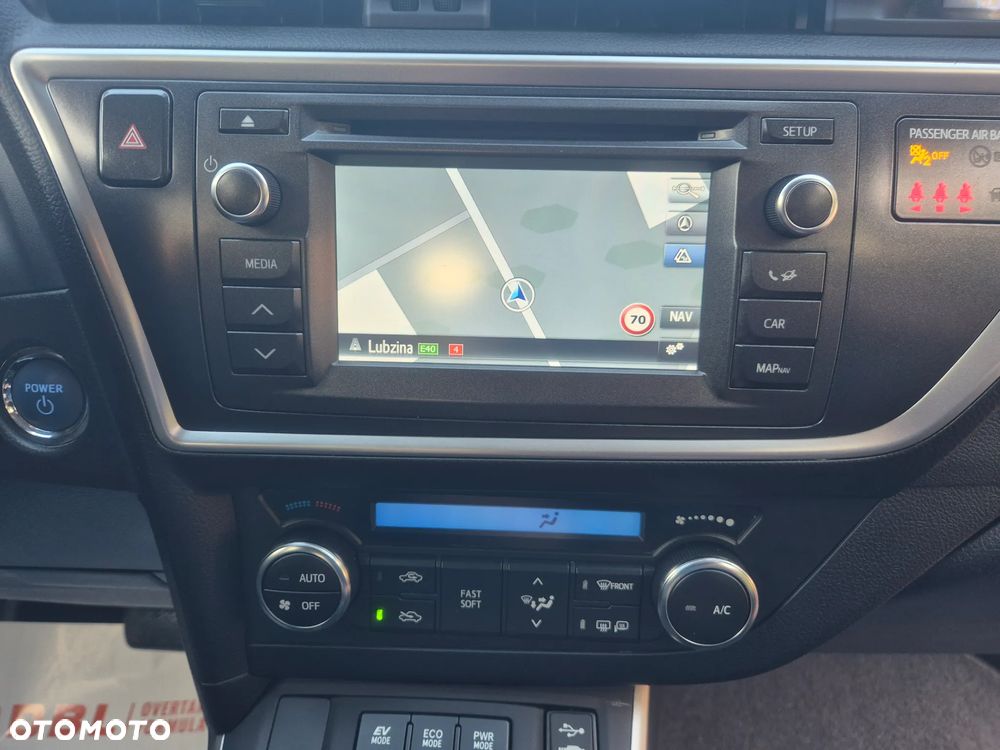 Toyota Auris 1.8 HSD Luna - 23