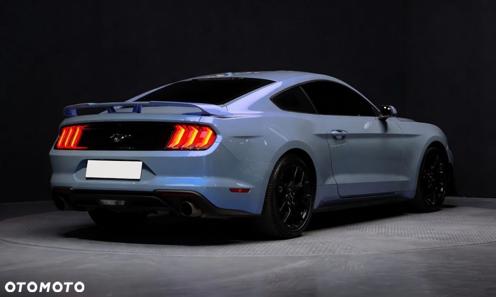 Ford Mustang - 3