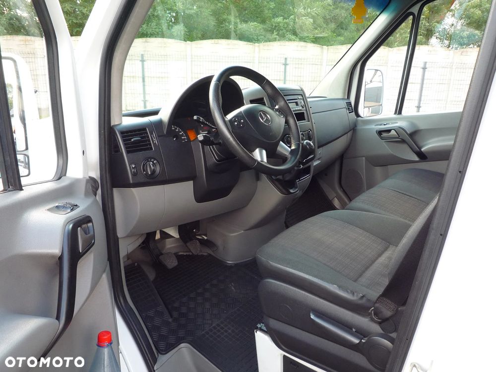 Mercedes-Benz Sprinter - 15