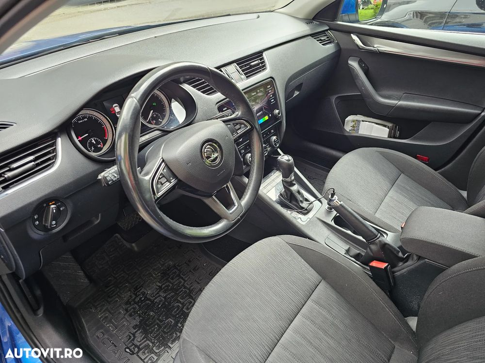 Skoda Octavia 2.0 TDI DSG Style - 9