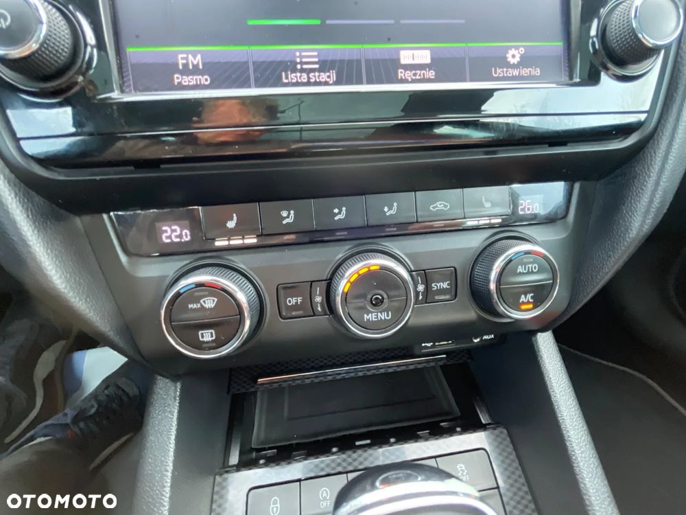 Skoda Octavia 2.0 TDI DSG RS - 18