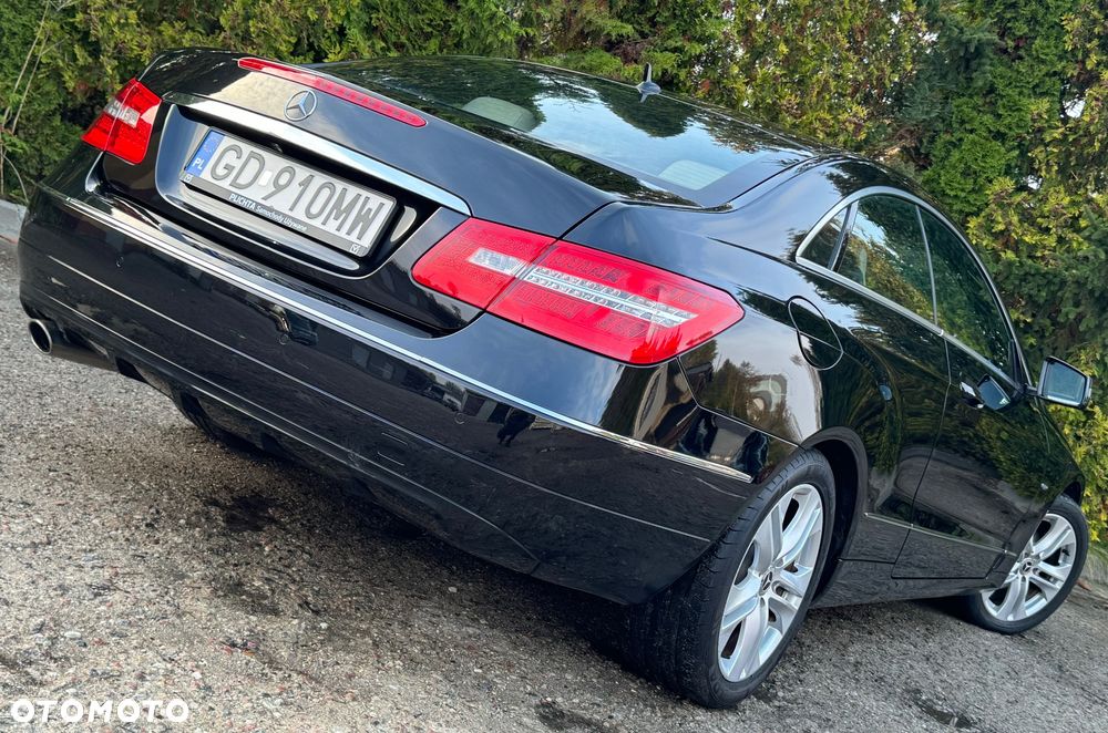 Mercedes-Benz Klasa E 250 CGI BlueEffICIENCY Avantgarde - 4