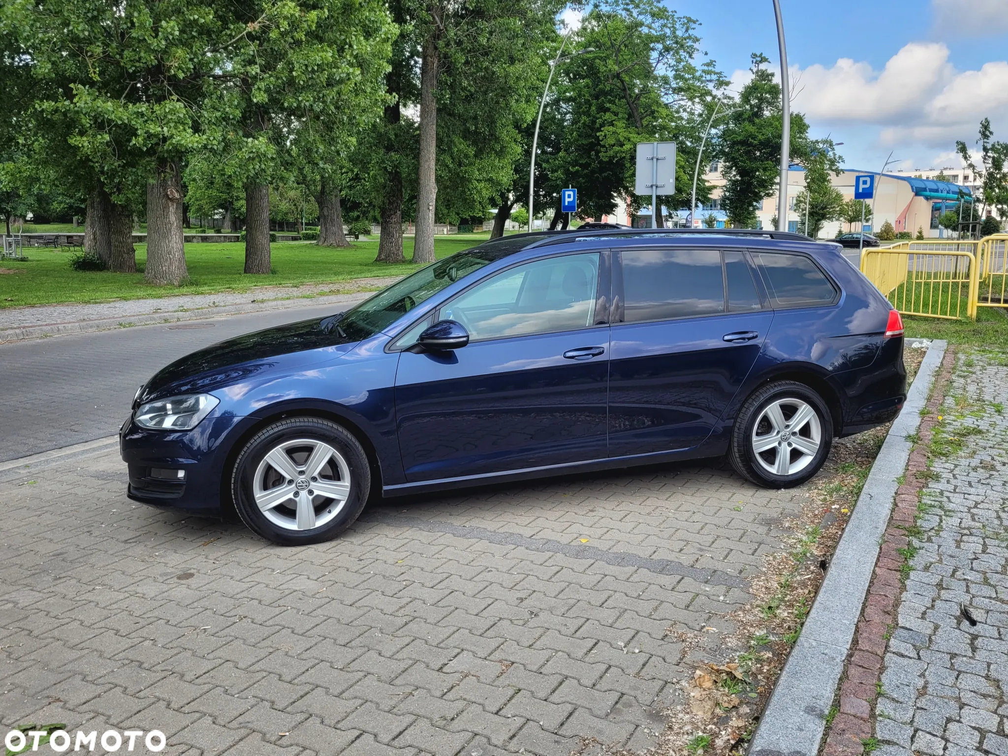 Volkswagen Golf 2.0 BlueTDI Highline - 13
