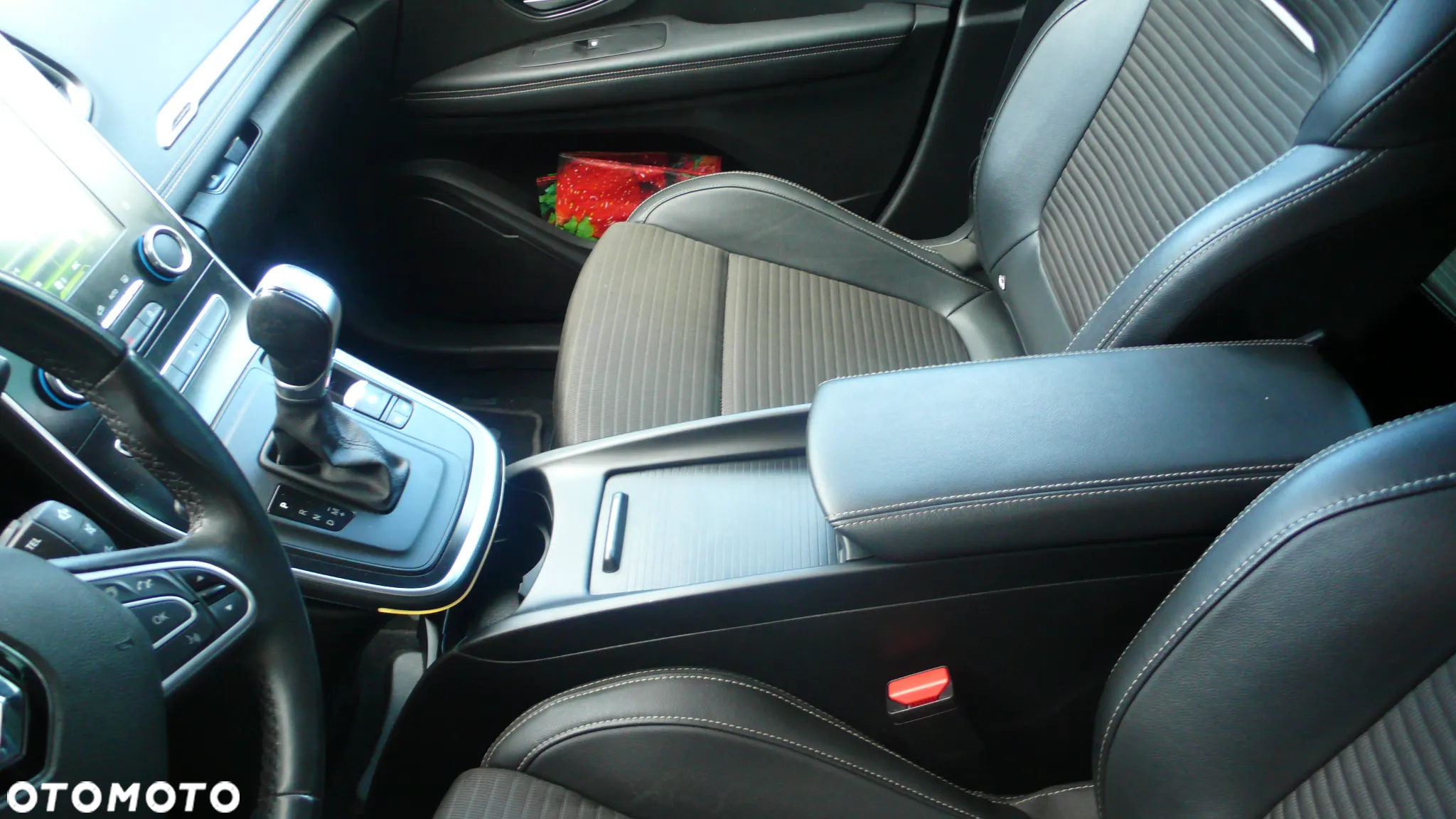 Renault Grand Scenic TCe 140 GPF EDC BLACK EDITION - 20