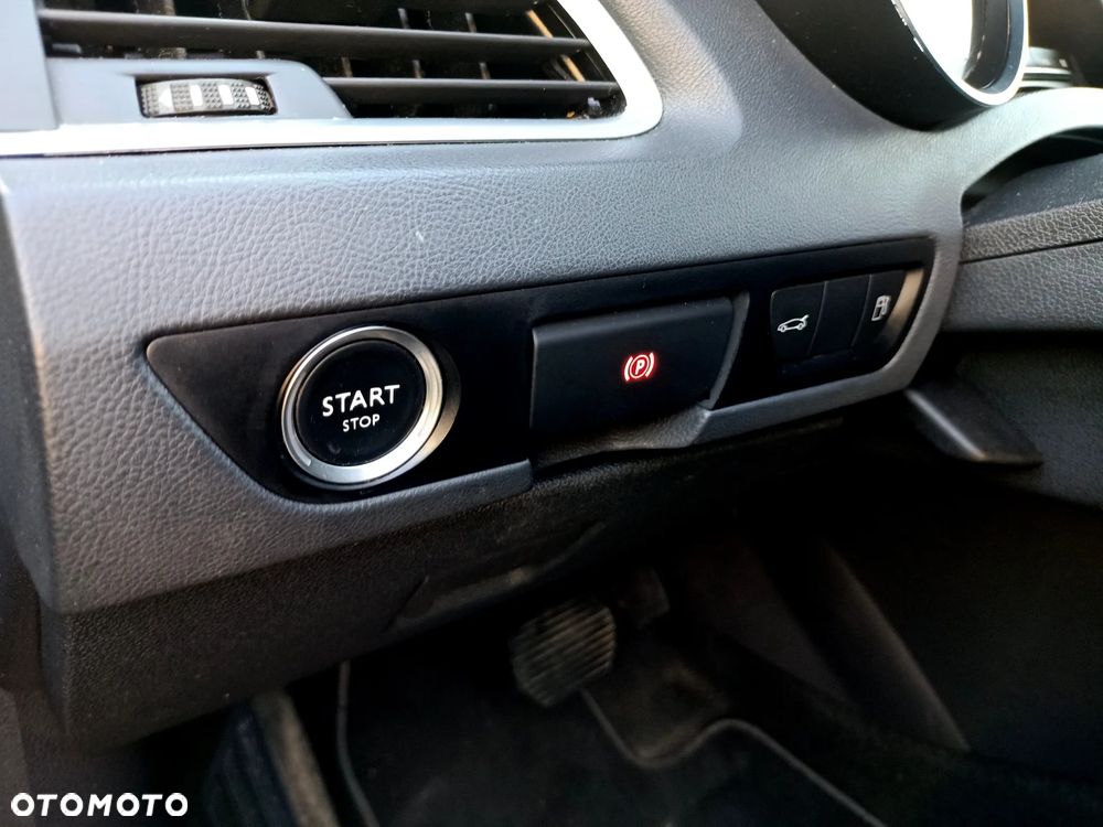 Peugeot 508 RXH Hybrid4 - 12